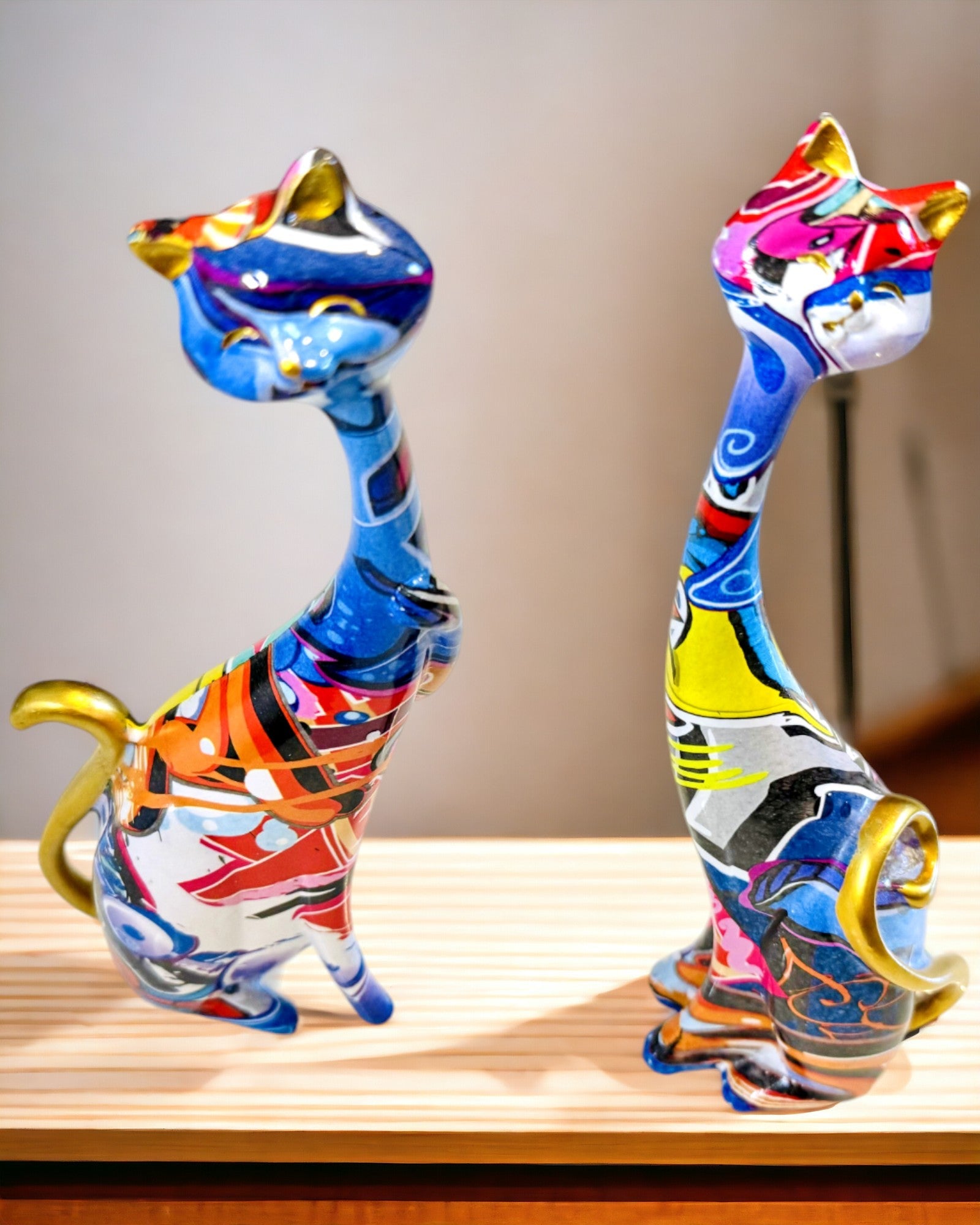 Abstraktit Kissapatsaat "ArtCats", Käsinmaalattu, Hartsia – 25 cm, 2 kpl.